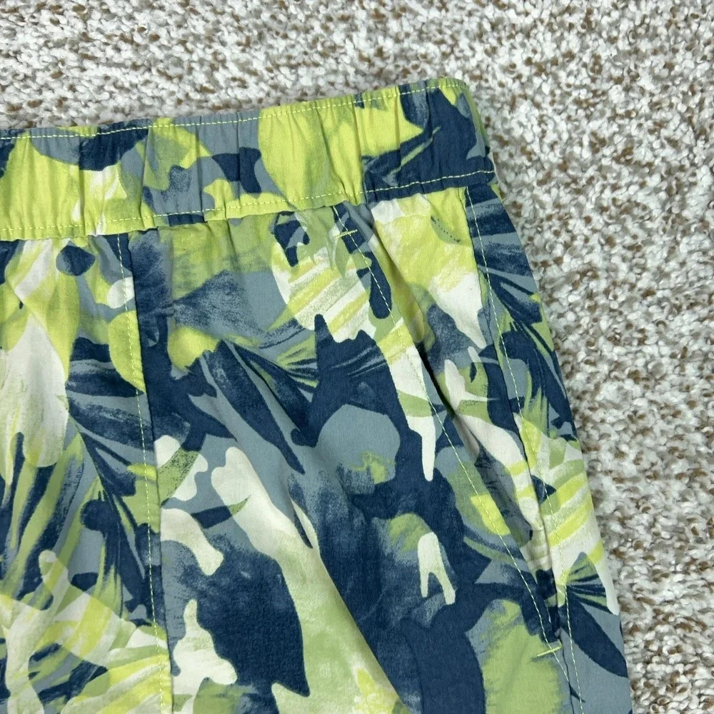 The North Face Swim Shorts Mens Medium Green Camo Unlined Drawstring Beach
